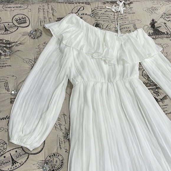 ENDLESS ROSE Pleated One Shoulder Dress - Picture 5 of 11